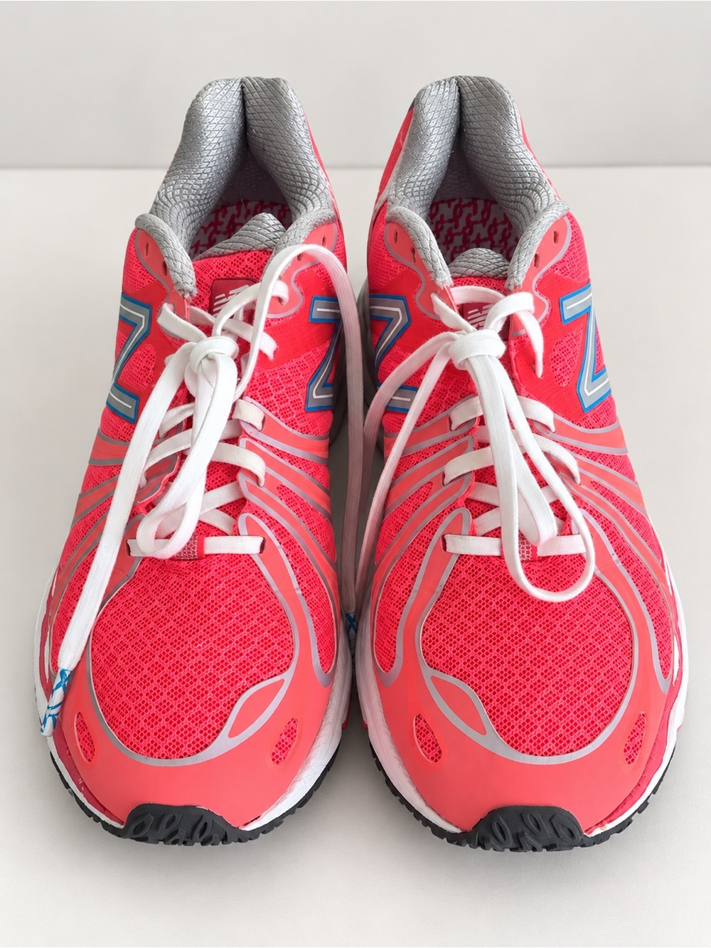 New Balance 890 Women’s Susan G. Komen REVlite Barringer Running Shoes Sz 8 - Picture 2 of 5
